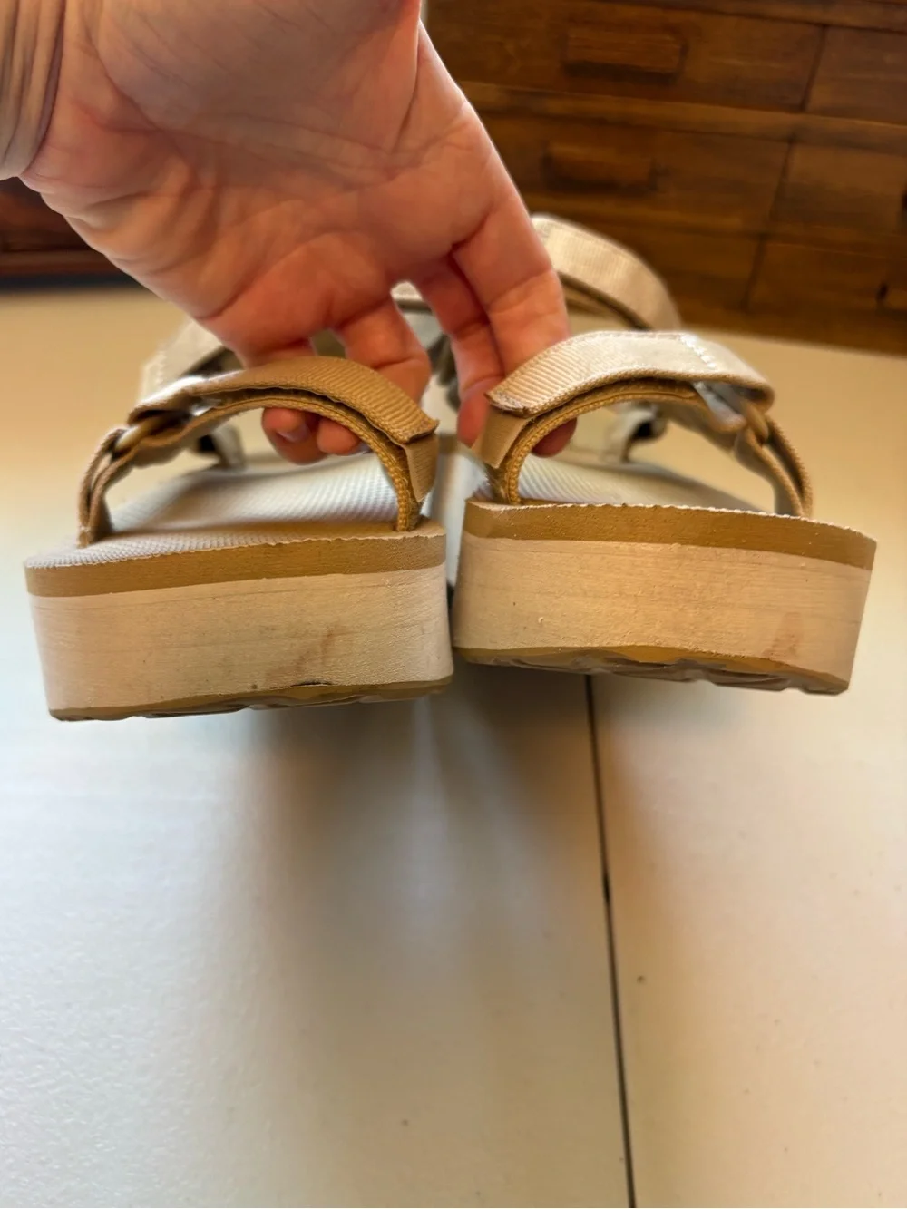 TEVA WOMEN'S FLATFORM UNIVERSAL SANDAL LARK SIZE 6